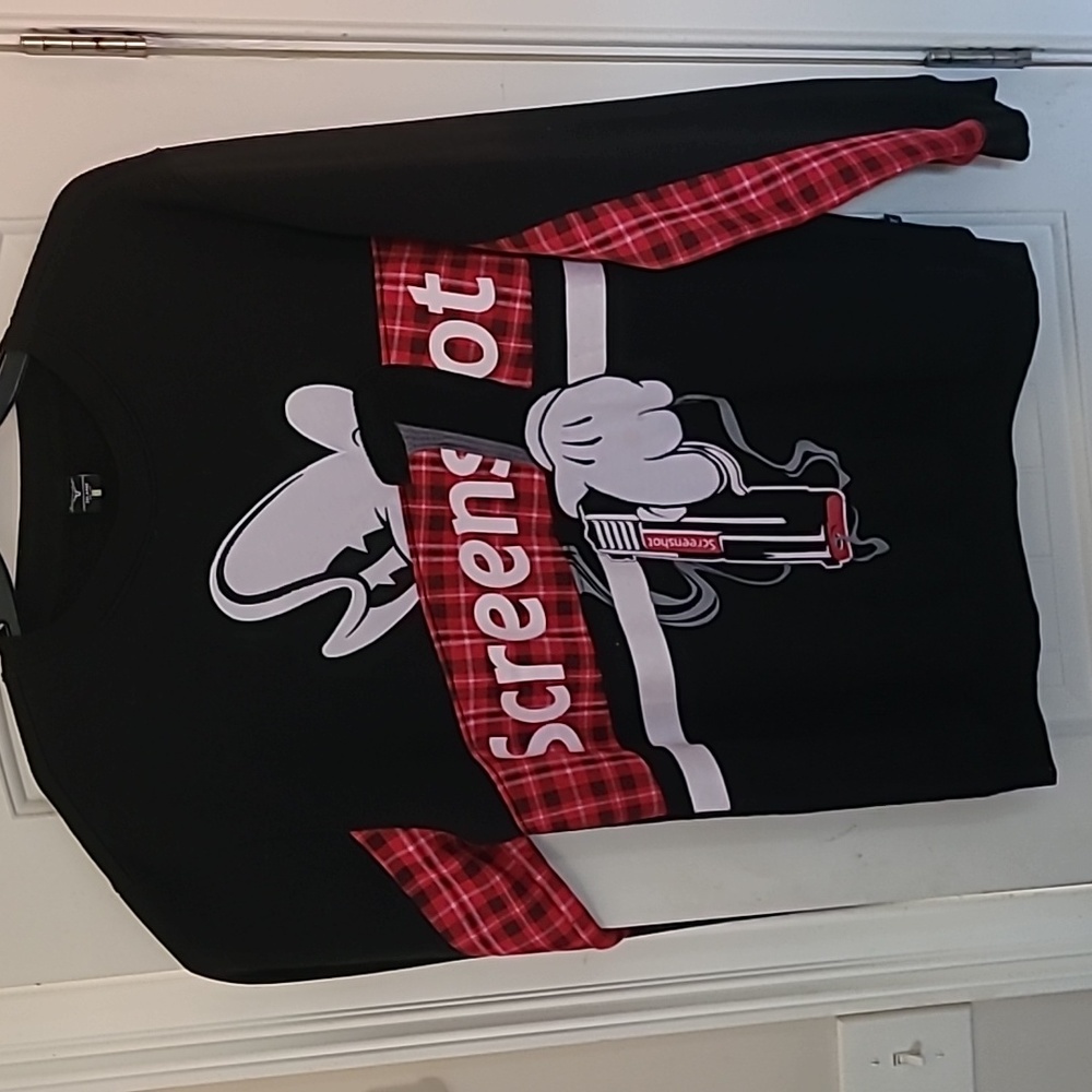 Screenshot, crew neck sweater